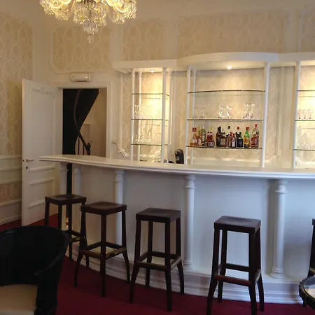 Du Theatre Hotel 3*